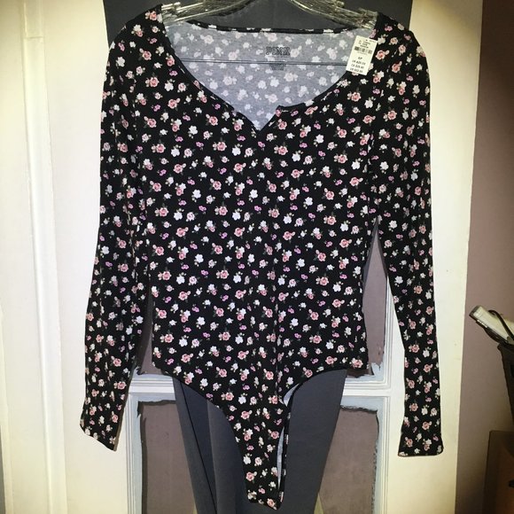 Victoria's Secret Pink long sleeve bodysuit- NWT - Picture 1 of 3